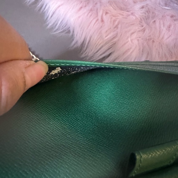 Louis Vuitton Green Sarah Epi Wallet - Picture 10 of 13